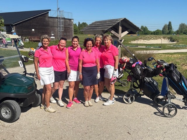 Dames 2 27-holes weet zich te handhaven